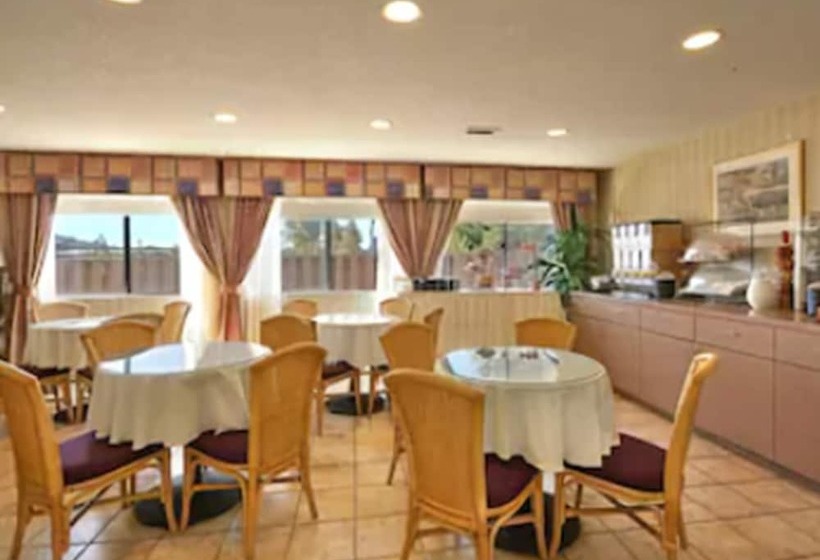 酒店 Days Inn By Wyndham San Marcos