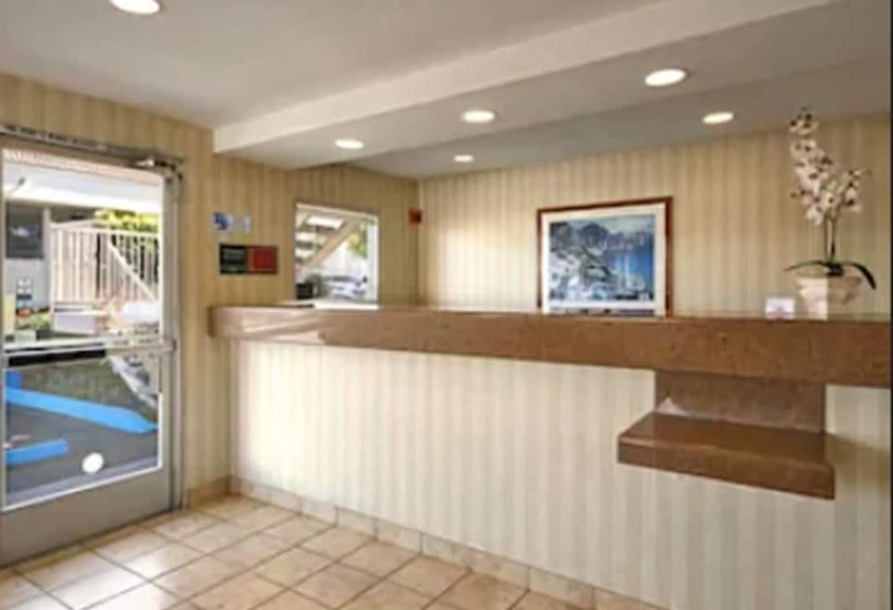 酒店 Days Inn By Wyndham San Marcos