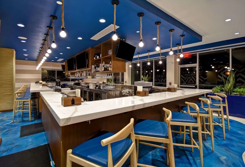 فندق Doubletree By Hilton Virginia Beach Oceanfront South