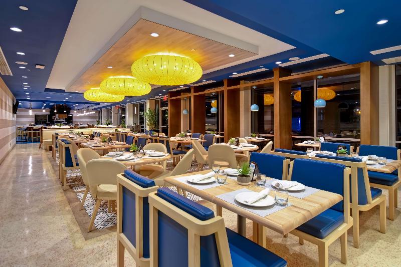 فندق Doubletree By Hilton Virginia Beach Oceanfront South