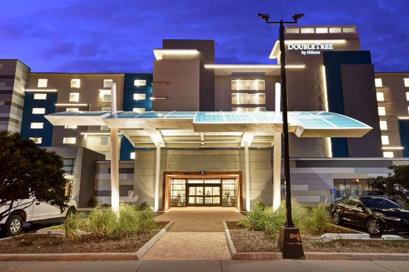 فندق Doubletree By Hilton Virginia Beach Oceanfront South