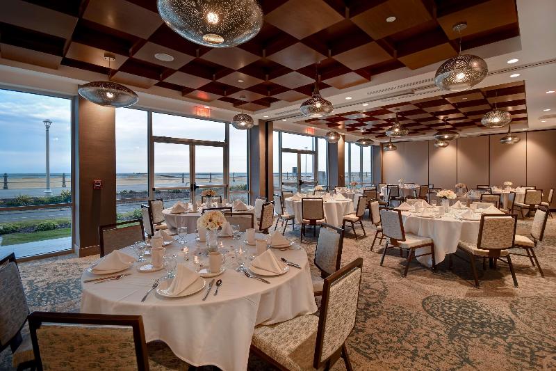 فندق Doubletree By Hilton Virginia Beach Oceanfront South