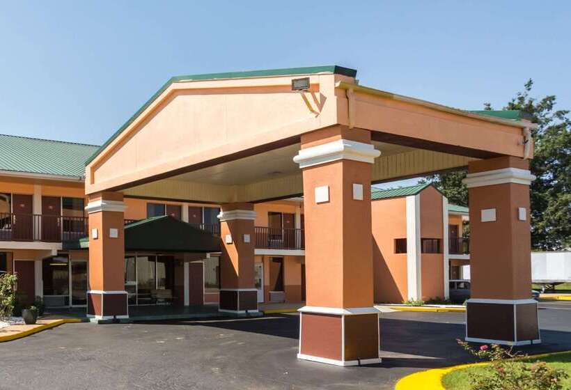 בית מלון כפרי Econo Lodge