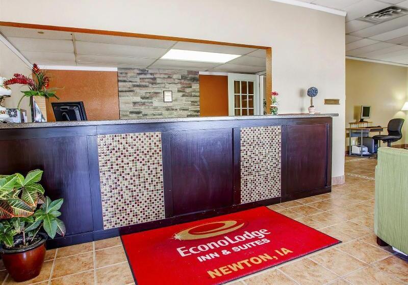 Отель Econo Lodge Inn & Suites