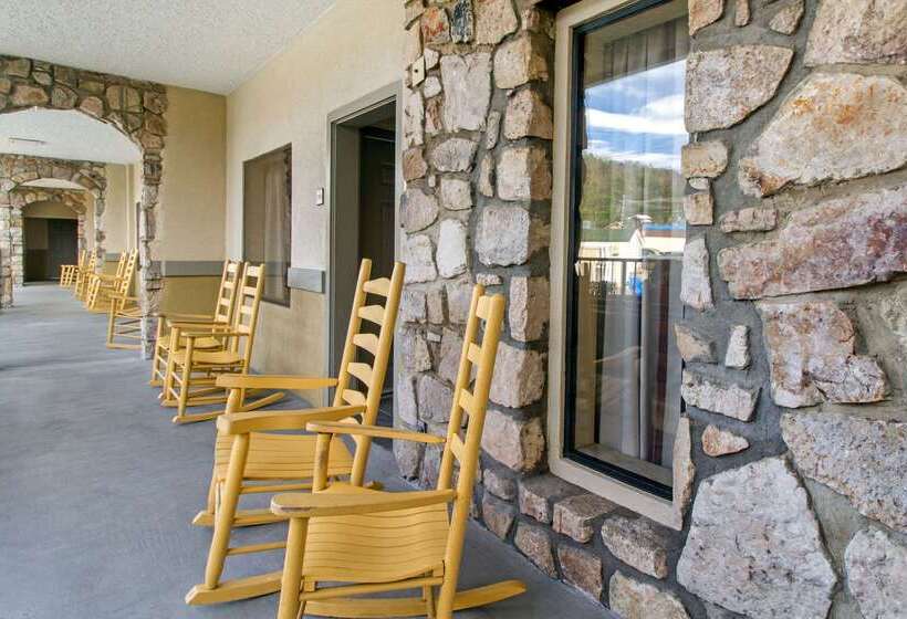 ホテル Econo Lodge Inn & Suites Gatlinburg At The Convention Center