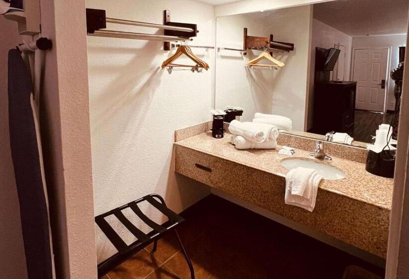 בית מלון כפרי Econo Lodge Inn & Suites Downtown San Antonio Riverwalk Area