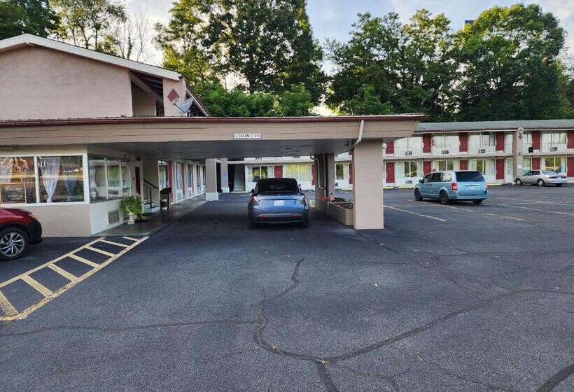 فندق Econo Lodge Wytheville I 77 & I 81