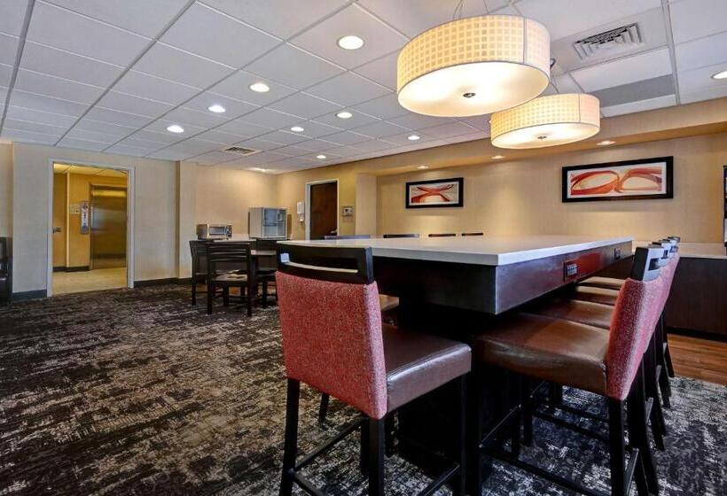 בית מלון כפרי Spark By Hilton Denver International Airport