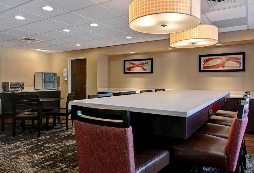 בית מלון כפרי Spark By Hilton Denver International Airport