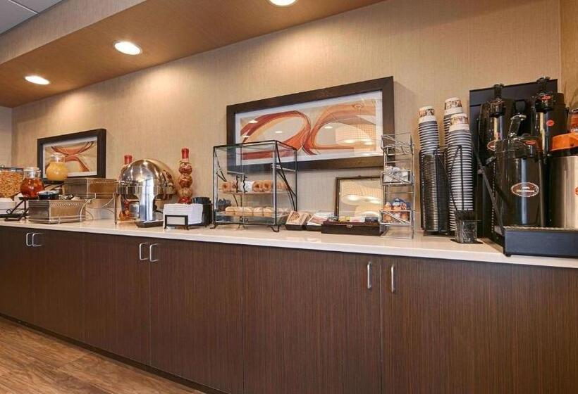 בית מלון כפרי Spark By Hilton Denver International Airport