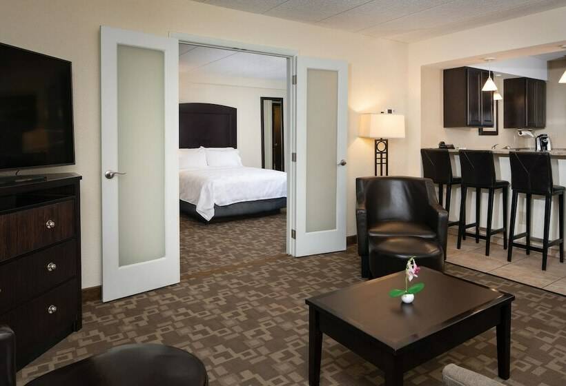 فندق Holiday Inn And Suites Charleston West, An Ihg