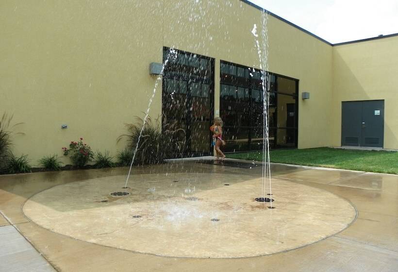 فندق Holiday Inn And Suites Charleston West, An Ihg