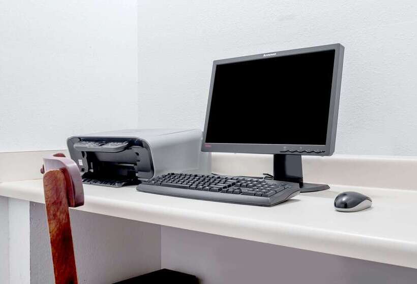 هتل Howard Johnson By Wyndham Perry Ga