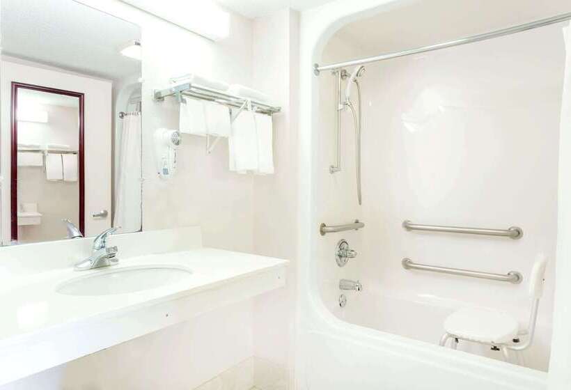 هتل Howard Johnson By Wyndham Perry Ga