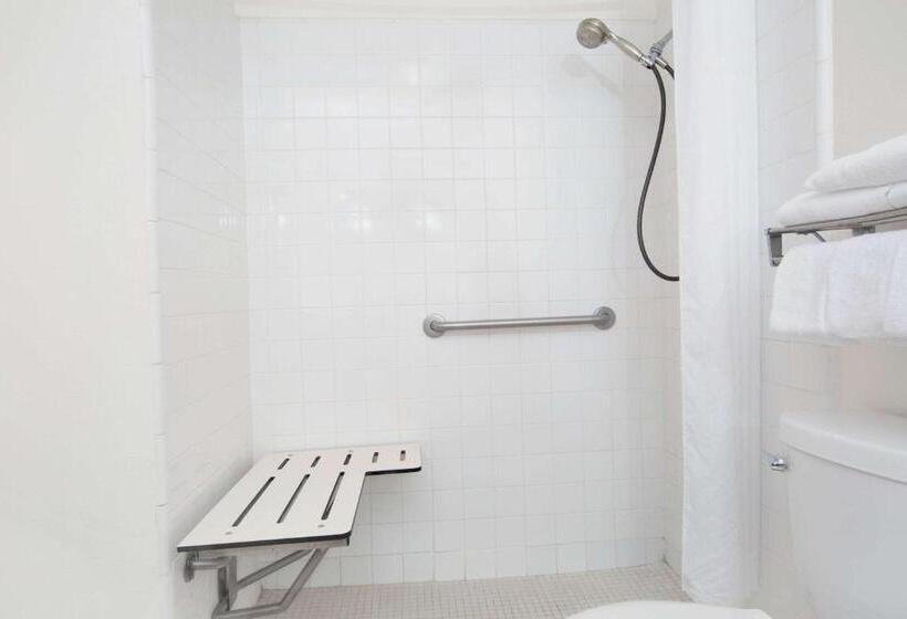 فندق Howard Johnson By Wyndham Torrance