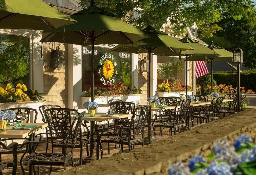 בית מלון כפרי Inn On The Square