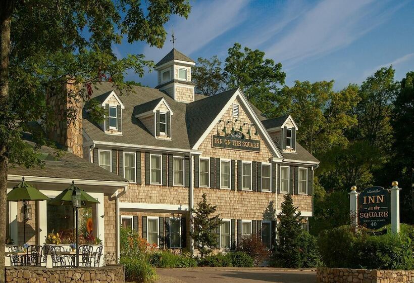 בית מלון כפרי Inn On The Square