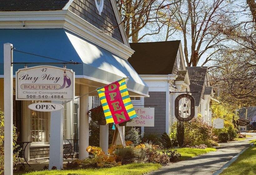 בית מלון כפרי Inn On The Square