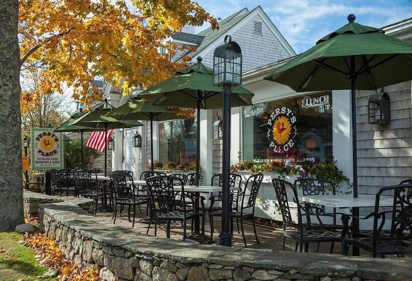 בית מלון כפרי Inn On The Square