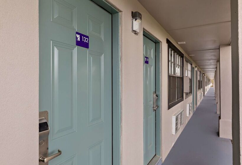 בית מלון כפרי Knights Inn   Belton/temple