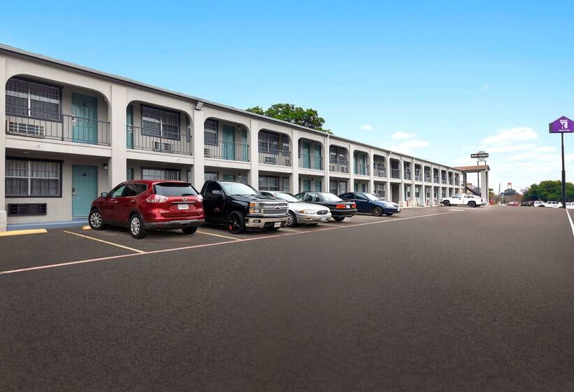 בית מלון כפרי Knights Inn   Belton/temple