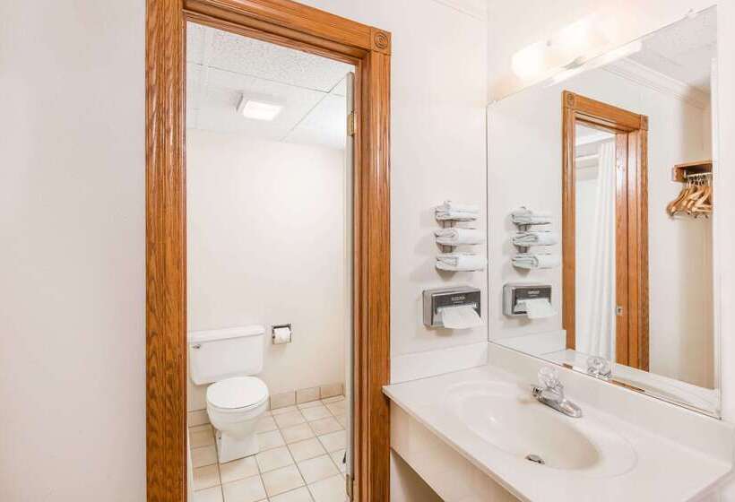 هتل Knights Inn & Suites South Sioux City