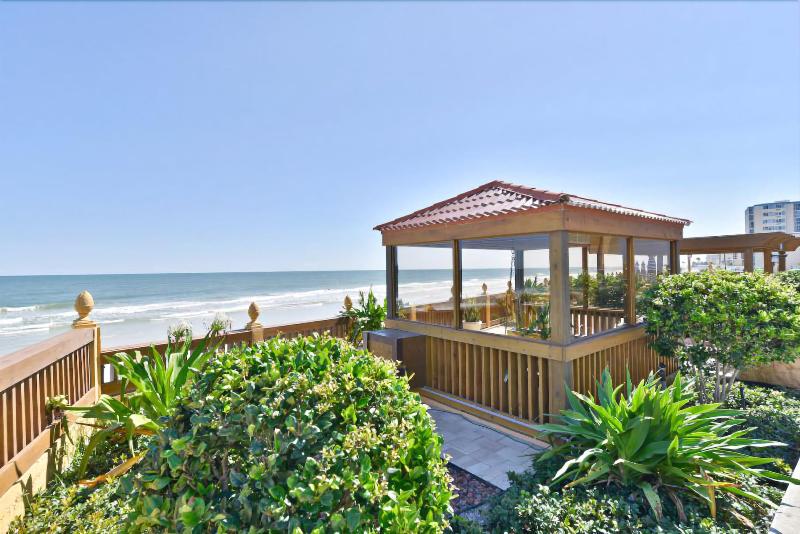 בית מלון כפרי La Bella Oceanfront Inn