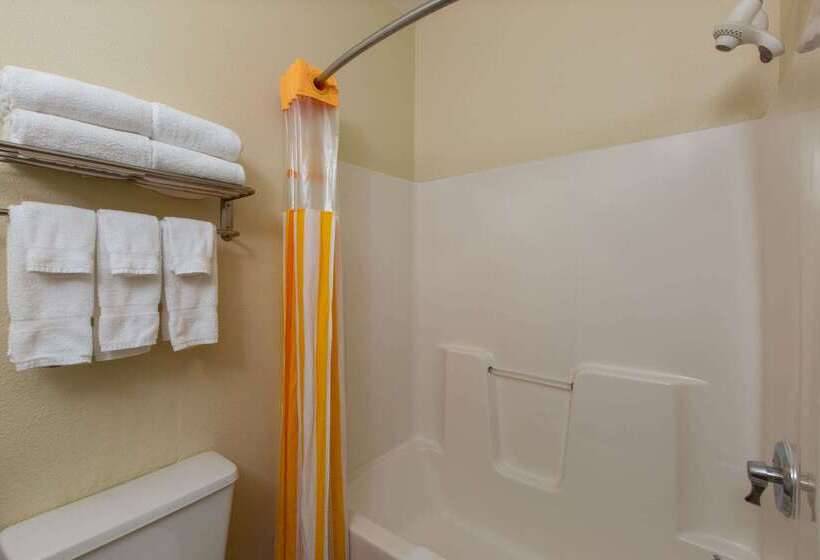 酒店 La Quinta Inn By Wyndham Lincoln