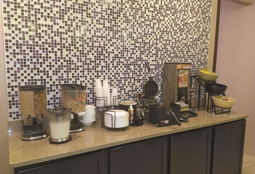 酒店 La Quinta Inn By Wyndham Lincoln