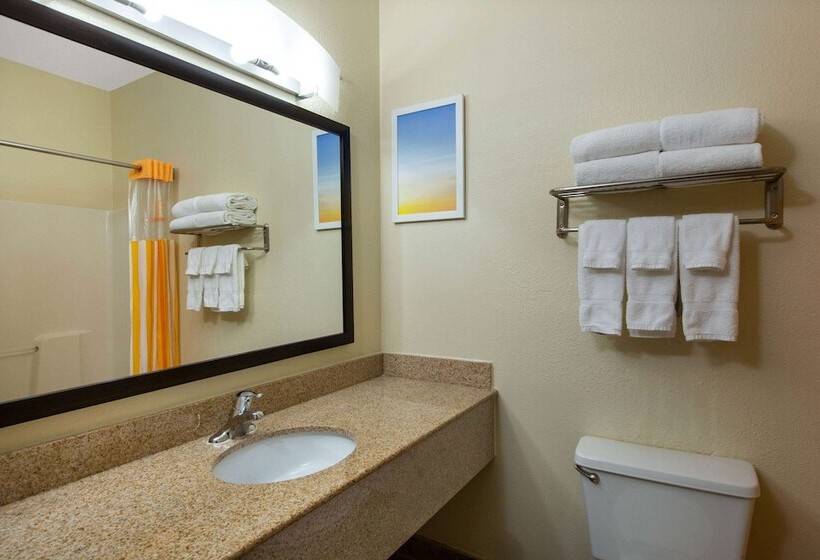 酒店 La Quinta Inn By Wyndham Lincoln