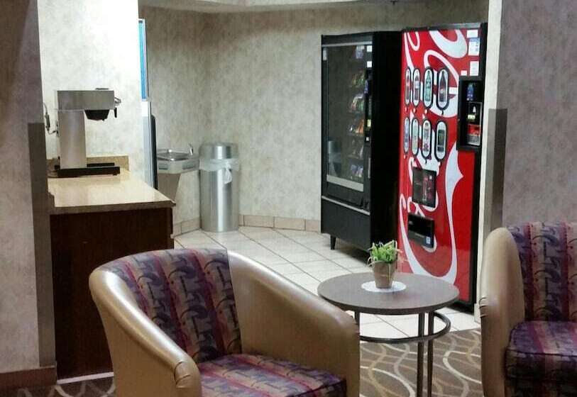 酒店 Plano Inn & Suites