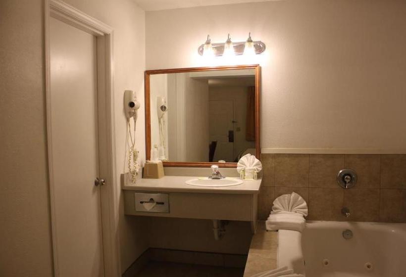 فندق Port Of Tacoma Inn