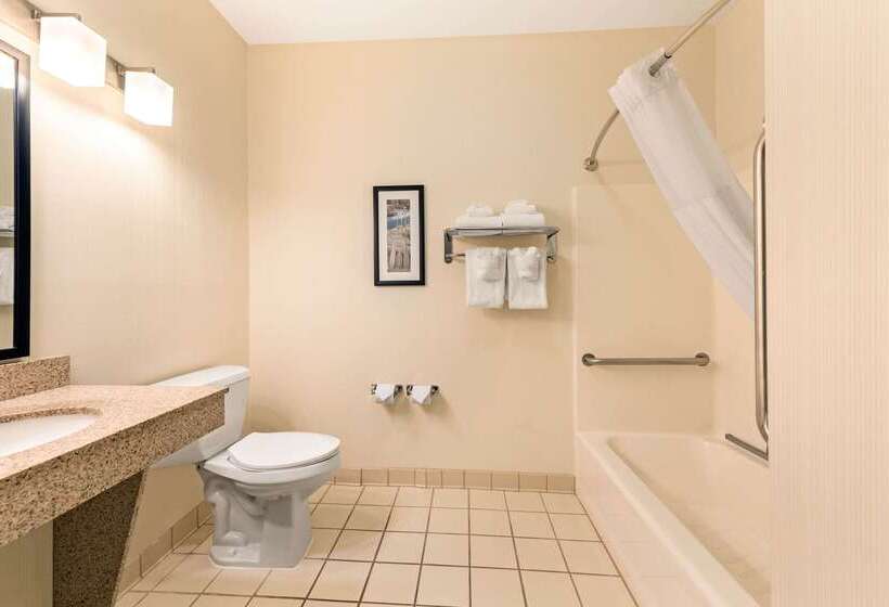 فندق Quality Inn & Suites University Fort Collins