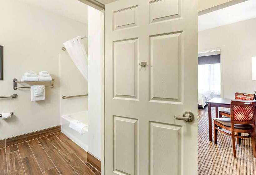 فندق Quality Inn & Suites University Fort Collins