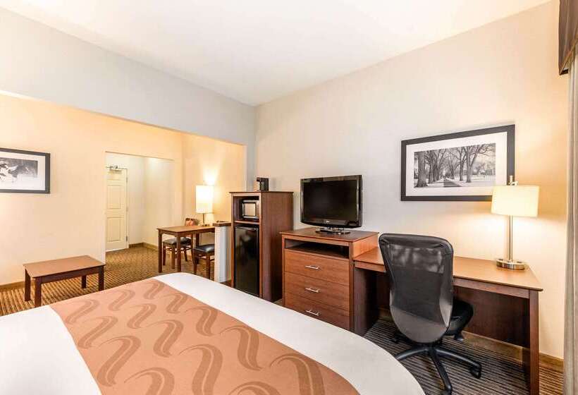 호텔 Quality Inn & Suites University Fort Collins