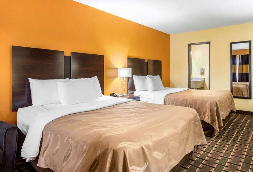 בית מלון כפרי Quality Inn Grand Rapids Near Downtown