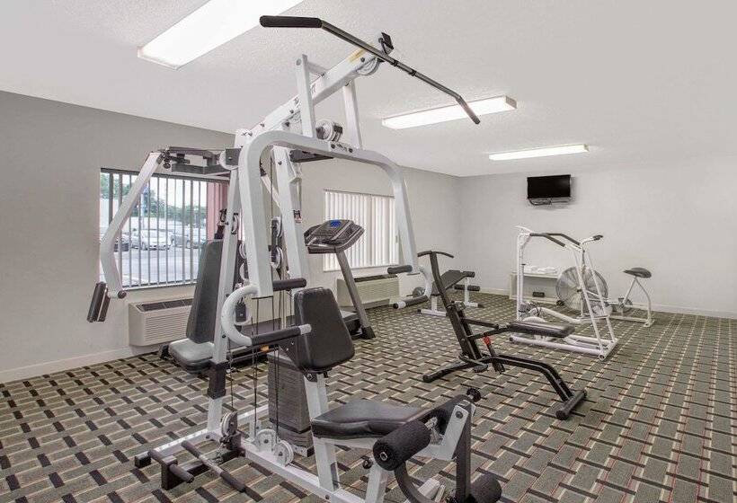 호텔 Quality Inn Grand Rapids Near Downtown