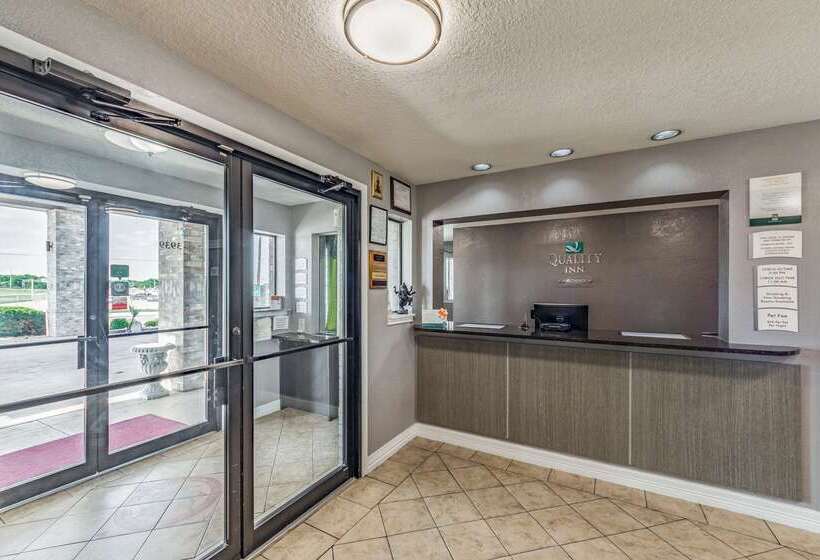 ホテル Quality Inn I 10 East Near Frost Bank Center