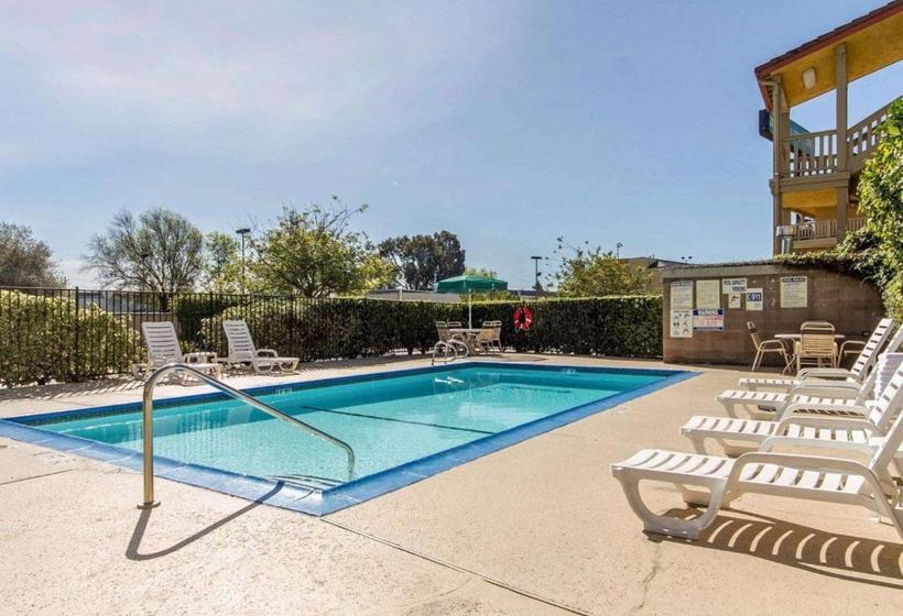فندق Quality Inn Oakland Airport