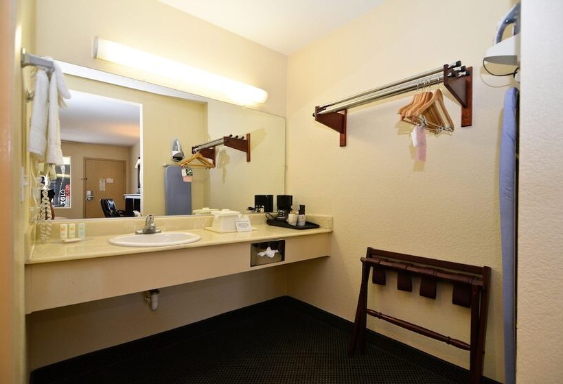 هتل Quality Inn San Diego I 5 Naval Base