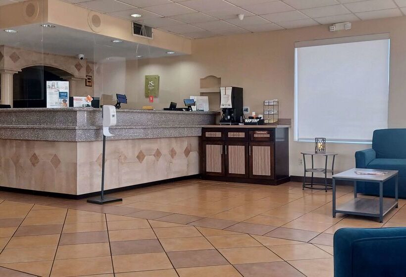 호텔 Quality Inn & Suites Airport