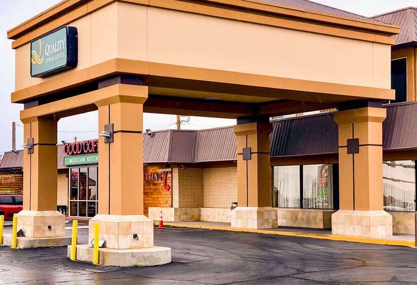 호텔 Quality Inn & Suites Airport