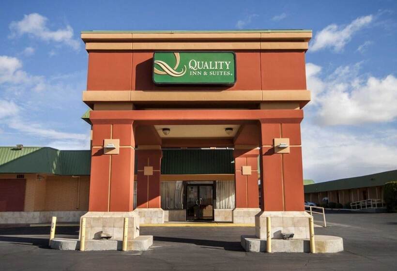 호텔 Quality Inn & Suites Airport
