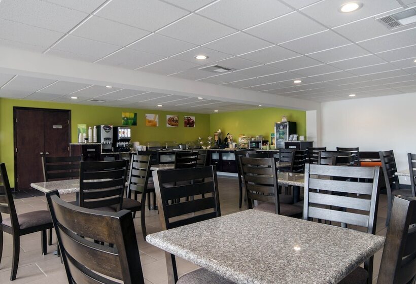 호텔 Quality Inn & Suites Airport