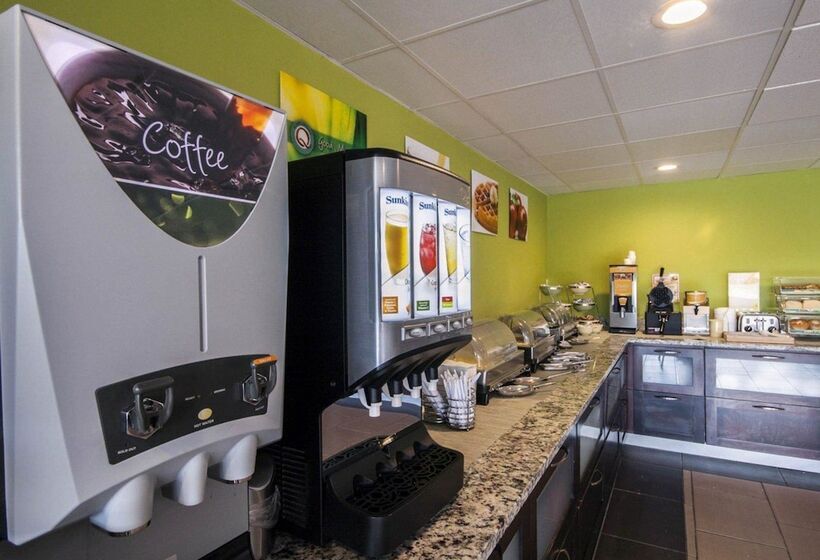 호텔 Quality Inn & Suites Airport