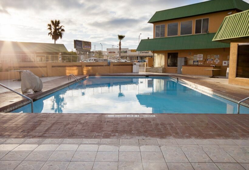 호텔 Quality Inn & Suites Airport