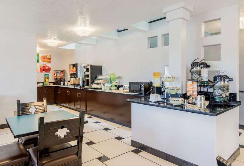 فندق Quality Inn & Suites Albuquerque North Near Balloon Fiesta Park
