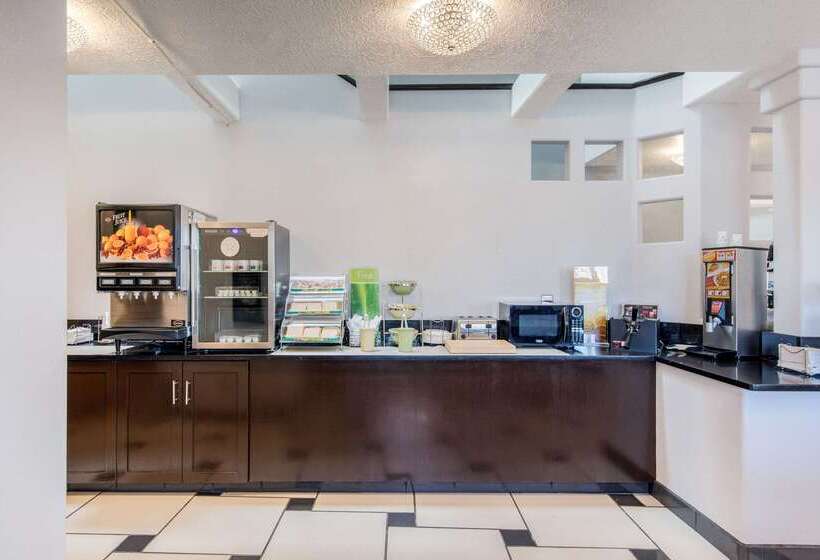 فندق Quality Inn & Suites Albuquerque North Near Balloon Fiesta Park