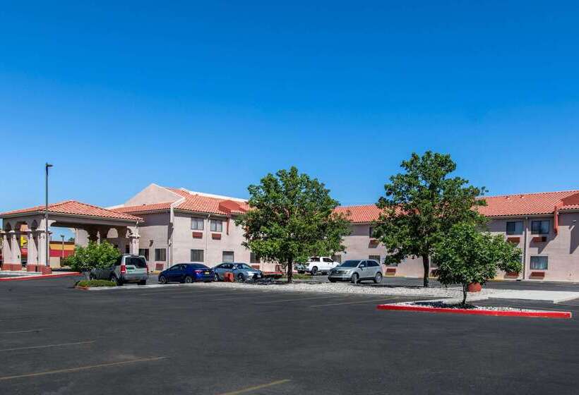 فندق Quality Inn & Suites Albuquerque North Near Balloon Fiesta Park