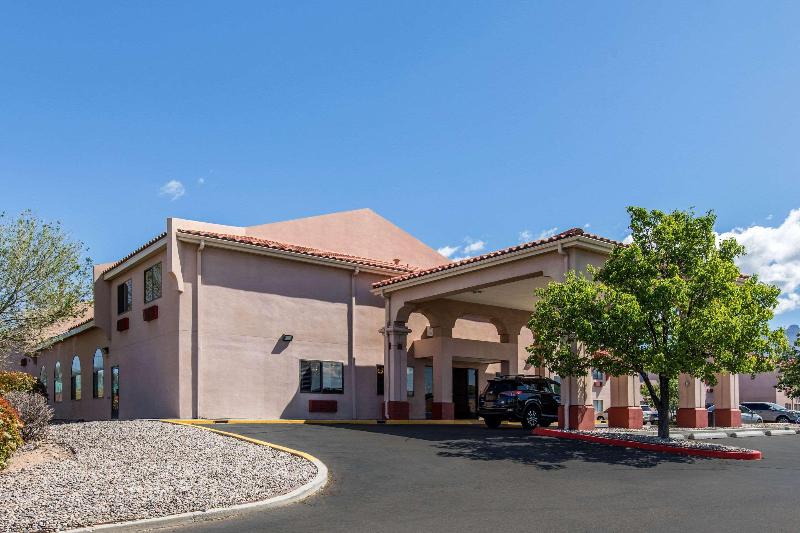 فندق Quality Inn & Suites Albuquerque North Near Balloon Fiesta Park